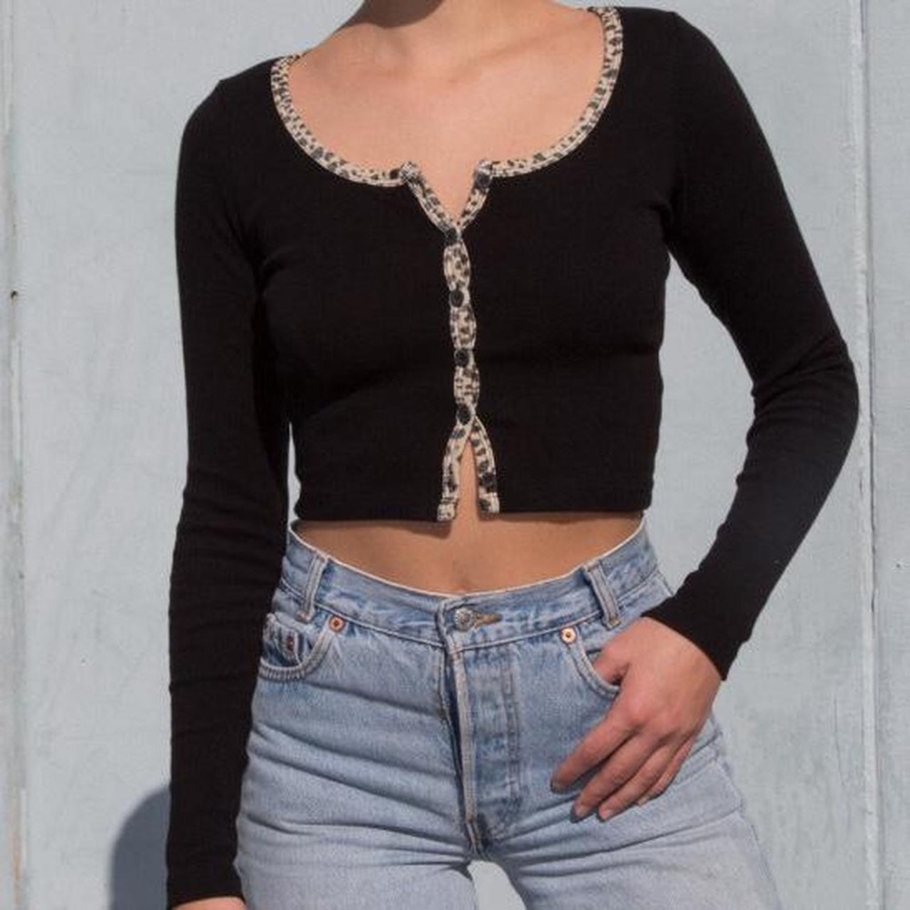 Brandy Melville Black Long sleeve with cheetah print trim- Size S/OS